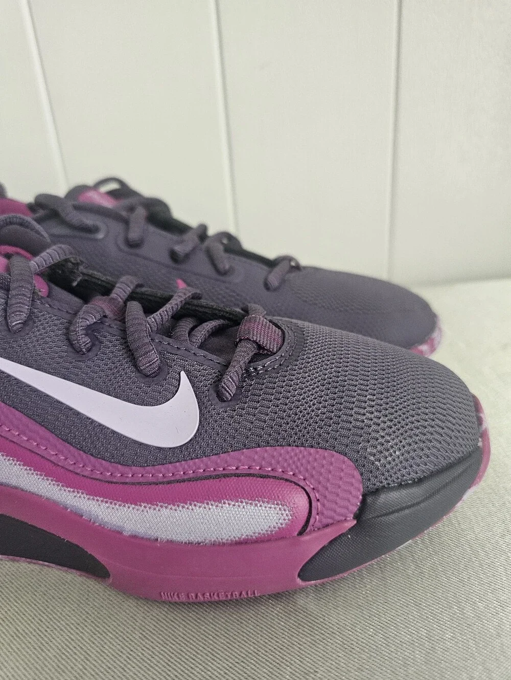NWOB NIKE ISOfly GS Unisex Youth Basketball Shoes, Sneakers